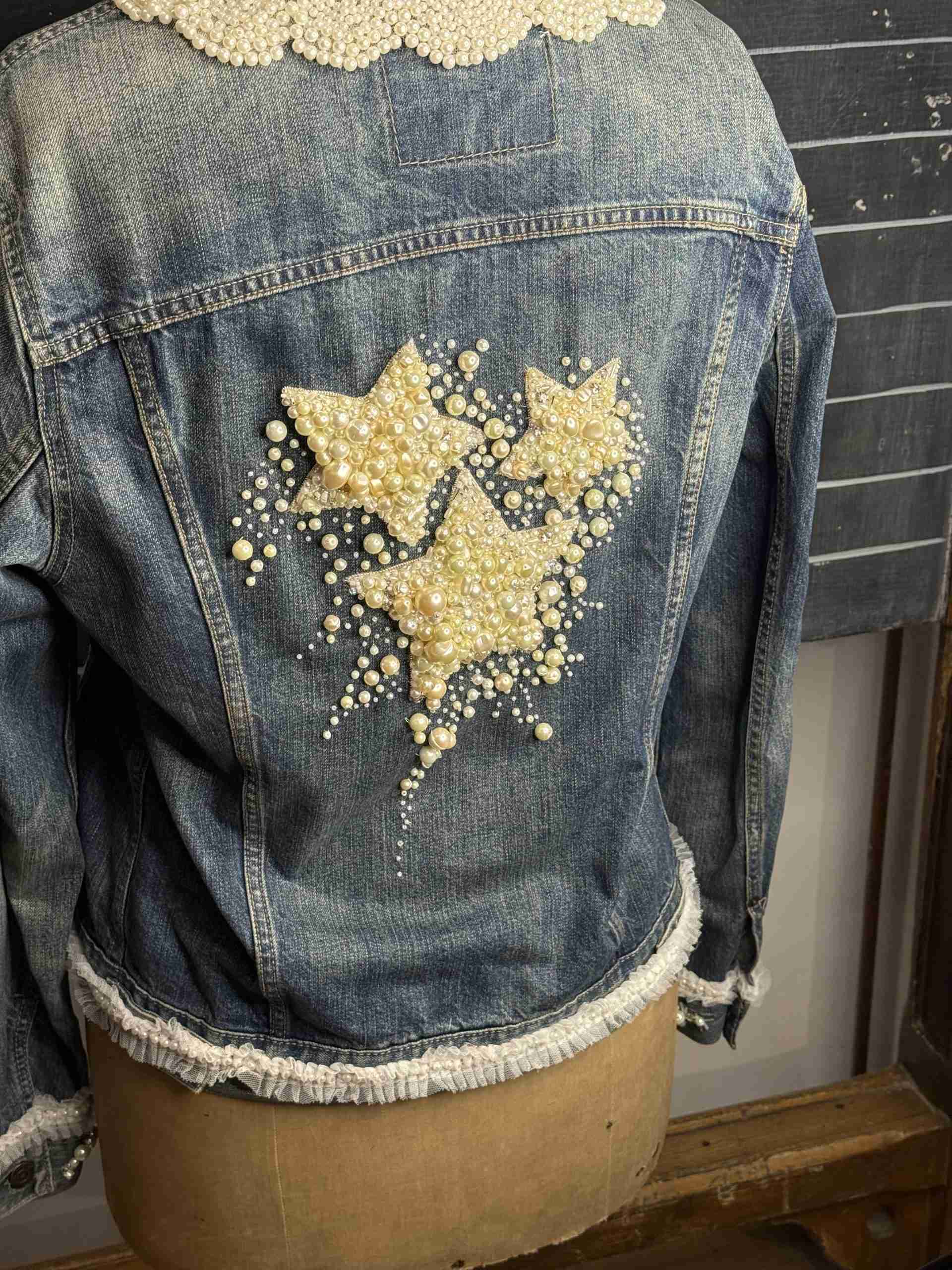 Stars and Pearls Denim Levi Jacket Size M - Image 6