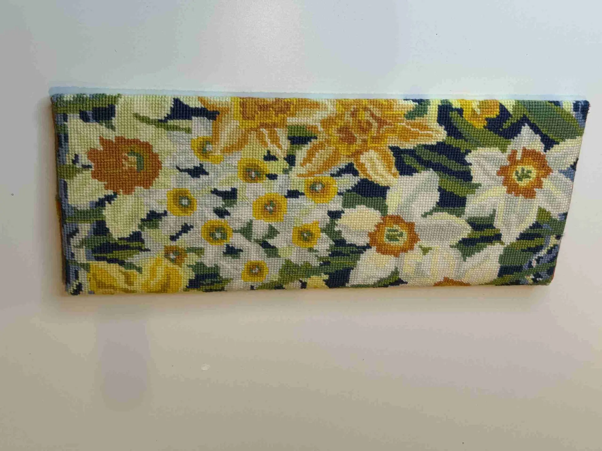 A Vintage Daffodil Needlepoint Clutch Bag - Image 3
